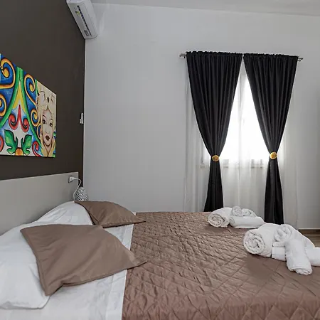 فندق مبيت وإفطار La Rosa Di Sharon Portopalo Di Capo Passero